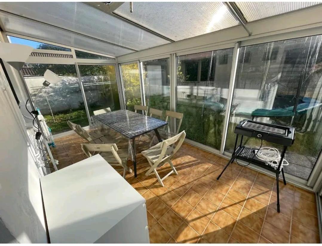 -comme A La Maison- Jardin, Veranda, Ideal Familles Et Business