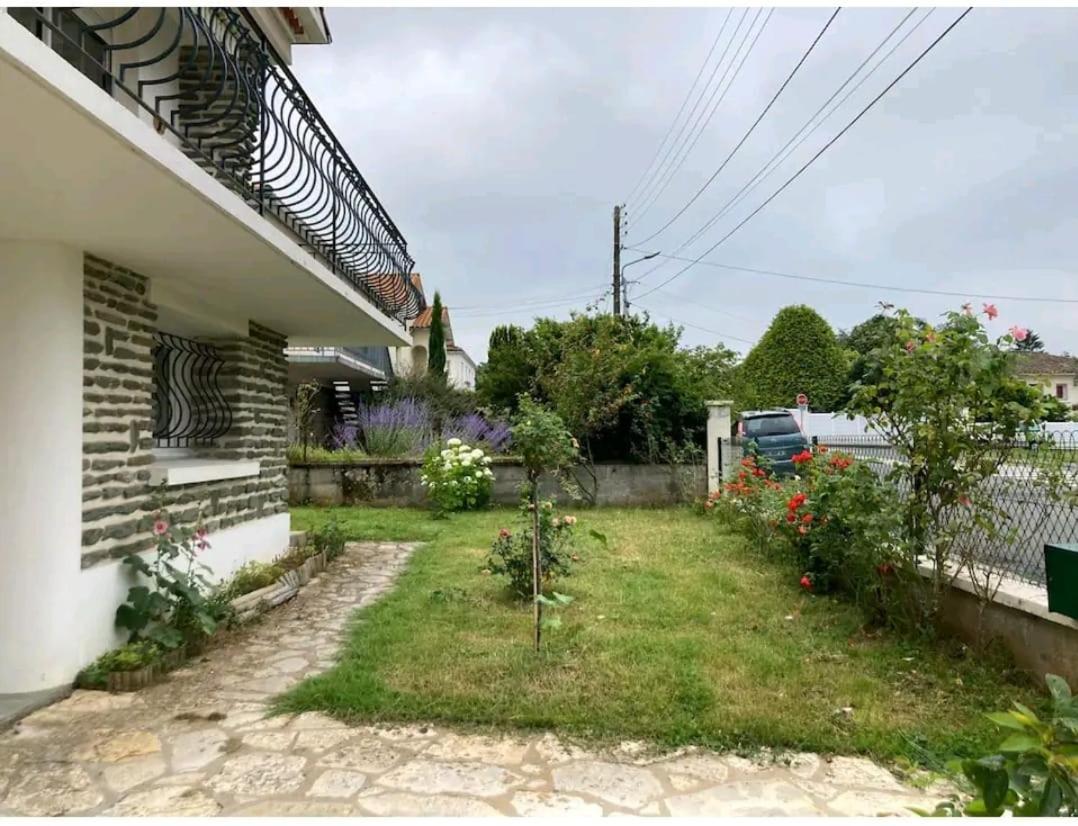 -comme A La Maison- Jardin, Veranda, Ideal Familles Et Business Niort