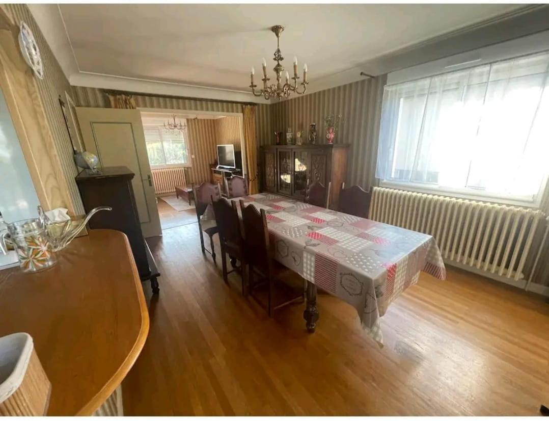 -comme A La Maison- Jardin, Veranda, Ideal Familles Et Business *